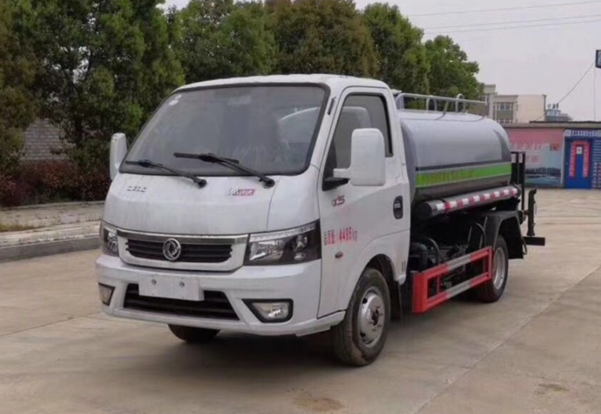 國六東風涂逸3方小型灑水車