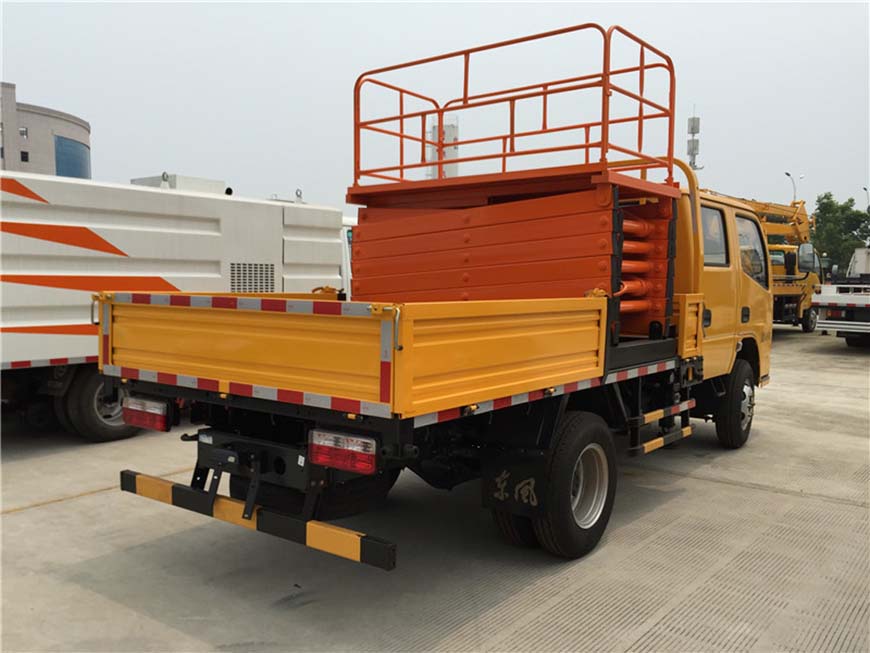 東風(fēng)8米、10米升降平臺(tái)車